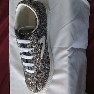 Tretorn lil girl size 3